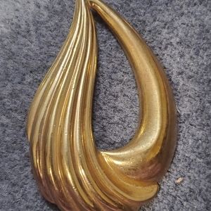 Beautiful Gold Trifari Teardrop Brooch